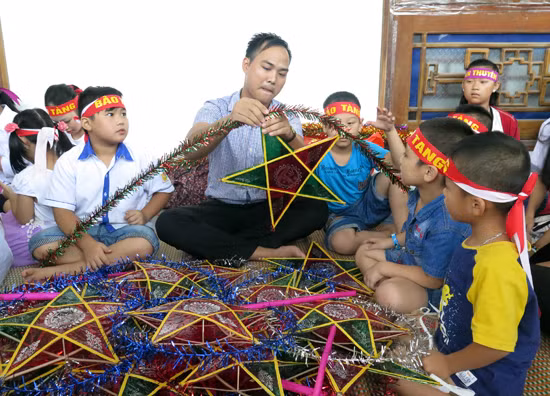 Khơi dậy nét đẹp văn hóa truyền thống Tết Trung thu ảnh 2