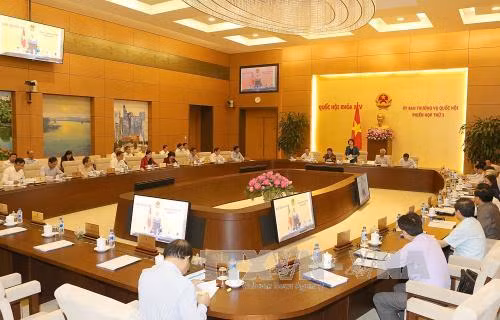 Ủy ban Thường vụ Quốc hội thảo luận thay "thuỷ lợi phí" ảnh 2