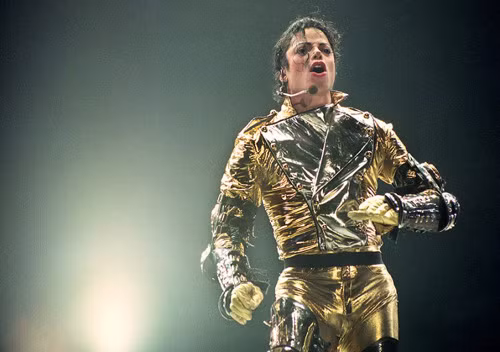 Michael Jackson vẫn kiếm bộn tiền khi đã chết ảnh 1