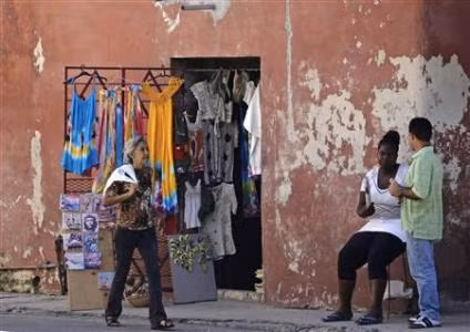 Cuba chấm dứt lưu hành hệ thống 'tiền tệ kép' ảnh 1