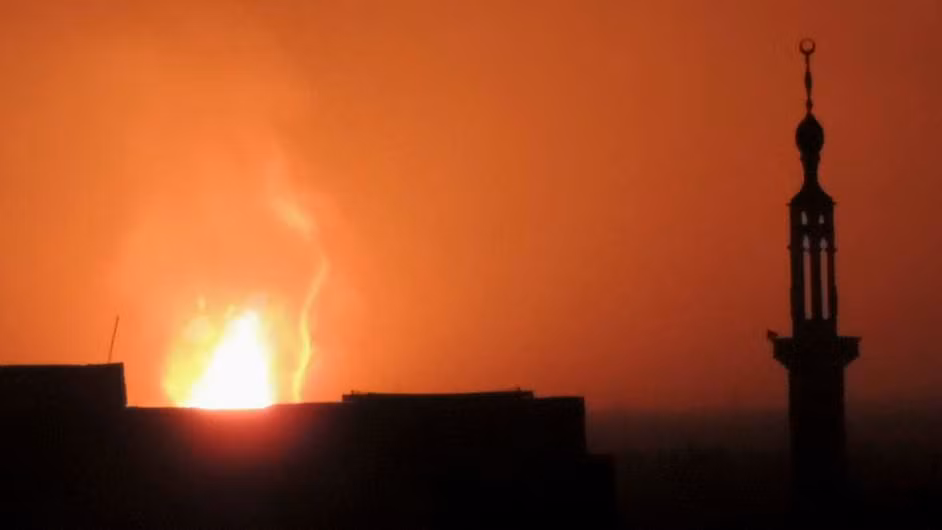 Phiến quân tấn công, gây mất điện khắp Syria ảnh 1