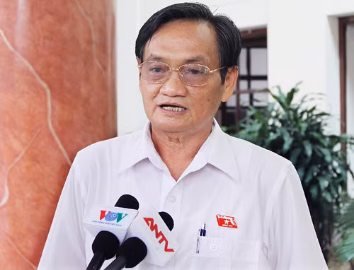 Xây trụ sở, mua xe không phải là đầu tư ảnh 1