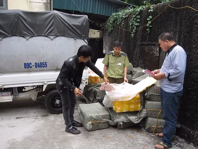 Bắt giữ 'nội tạng bẩn' vào Hà Nội ảnh 1