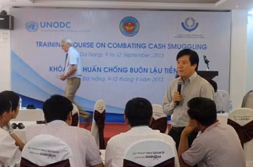 Ban hành cẩm nang phòng chống rửa tiền qua biên giới ảnh 1
