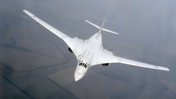 Máy bay ném bom TU-160 của Nga tới Venezuela ảnh 1