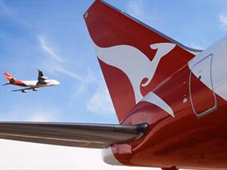 Máy bay Qantas hạ cánh khẩn cấp vì mùi lạ ảnh 1