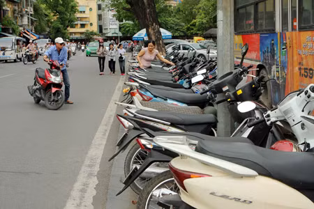 'Lập lờ' phí trông xe ảnh 1