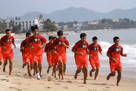 Từ đỉnh Fanxipang tới đỉnh cao AFF Cup 2012 ảnh 1