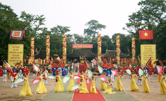 Hình ảnh trái ngược tại Lễ hội Lam kinh 2012 ảnh 2