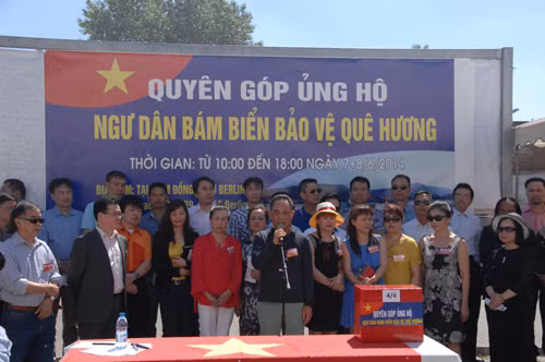 Người Việt tại Đức quyên góp ủng hộ ngư dân bám biển quê hương ảnh 1