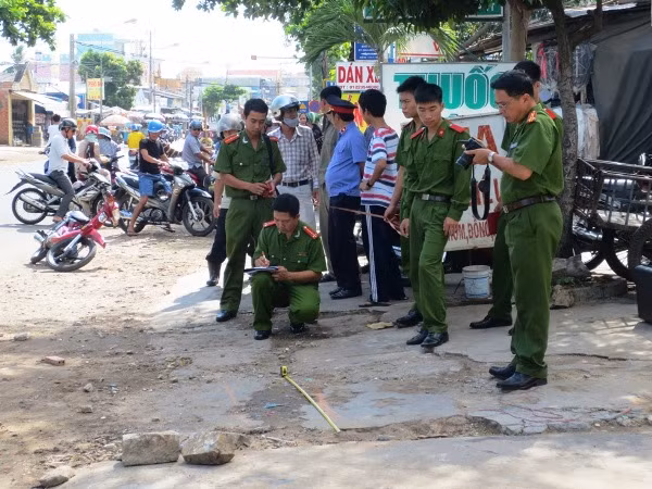 Chủ quán cà phê tử vong với nhiều vết chém ảnh 1