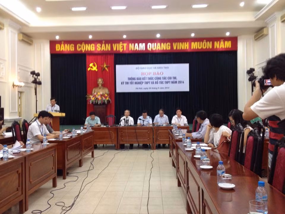 Đề thi mở, chấm điểm ra sao ảnh 1