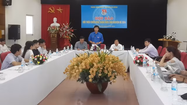 Thanh niên tình nguyện hướng về biển đảo ảnh 1