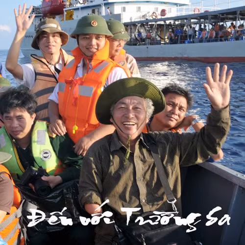 Tay trái, máy ảnh và... Trường Sa ảnh 1