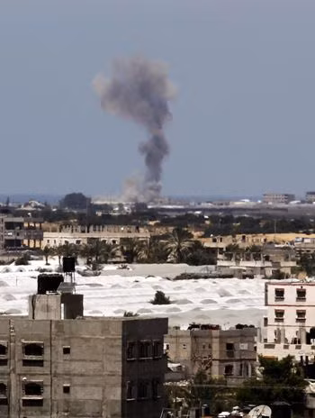 Israel không kích Dải Gaza ảnh 1