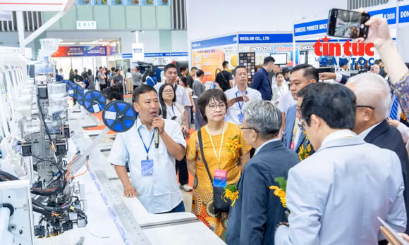 Doanh nghiệp dệt may đổi mới công nghệ để giữ đơn hàng và lao động