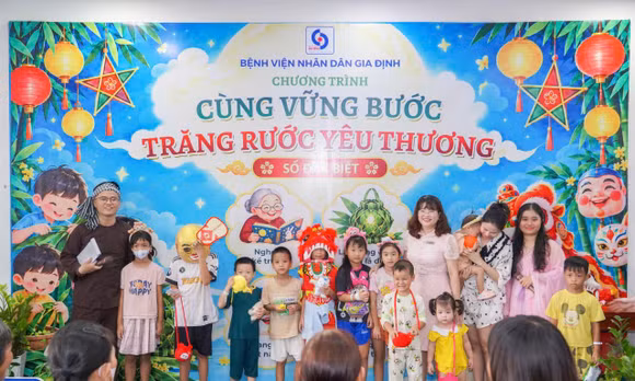 TP Hồ Chí Minh mang trung thu ấm áp đến với trẻ em khó khăn