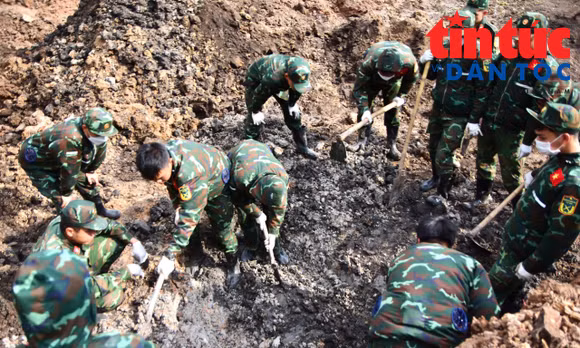 Quy tập 17 hài cốt liệt sĩ tại Công viên Lê Thị Riêng
