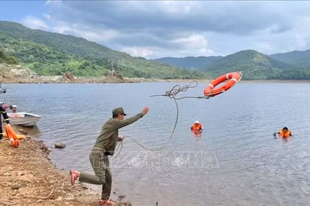Người dân vùng 'rốn lũ' Đắk Lắk chủ động tránh lũ