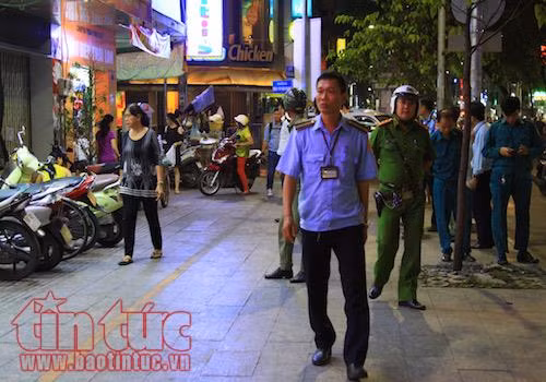 Lực lượng chức năng xuất hiện, vỉa hè đường Hậu Giang trở nên ngăn nắp ảnh 1