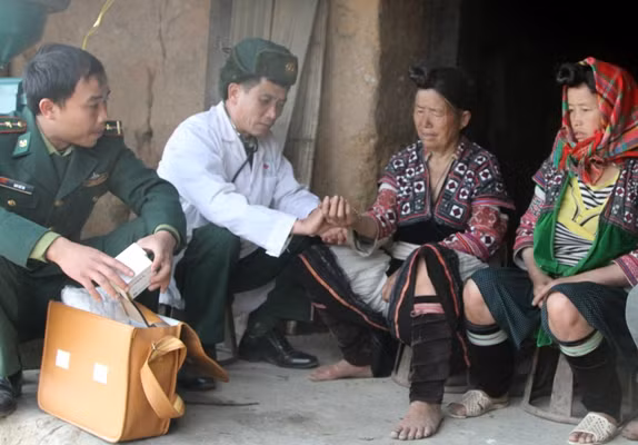 Thắm tình quân dân nơi biên giới ảnh 2