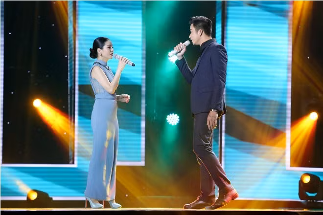 Thần tượng Bolero: Hát 'Tình lỡ', Á vương Mạnh Đồng đốn tim HLV Lệ Quyên ảnh 4