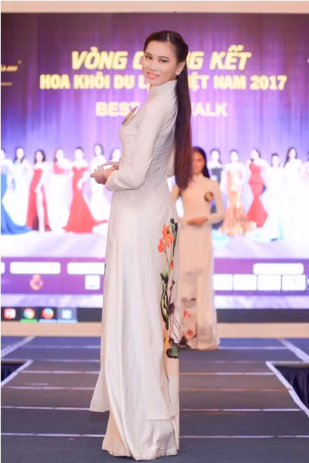 Võ Hoàng Yến, Ngọc Tình rạng rỡ chấm thi Hoa khôi Du lịch Việt Nam 2017 ảnh 7