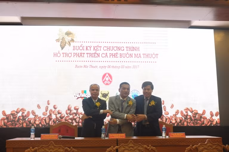 Vinacafé hỗ trợ phát triển cà phê Buôn Ma Thuột ảnh 1