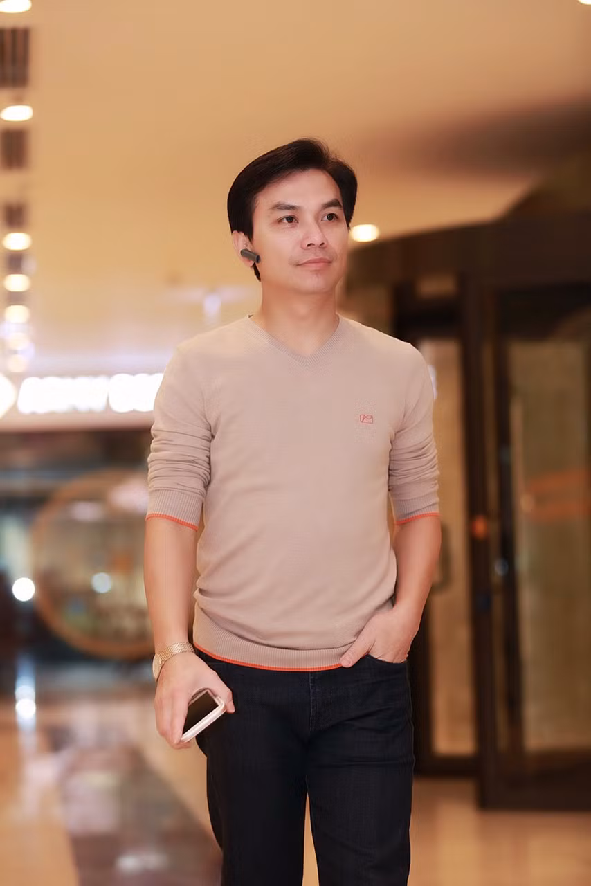 Mạnh Quỳnh giản dị chuẩn bị cho liveshow ảnh 2