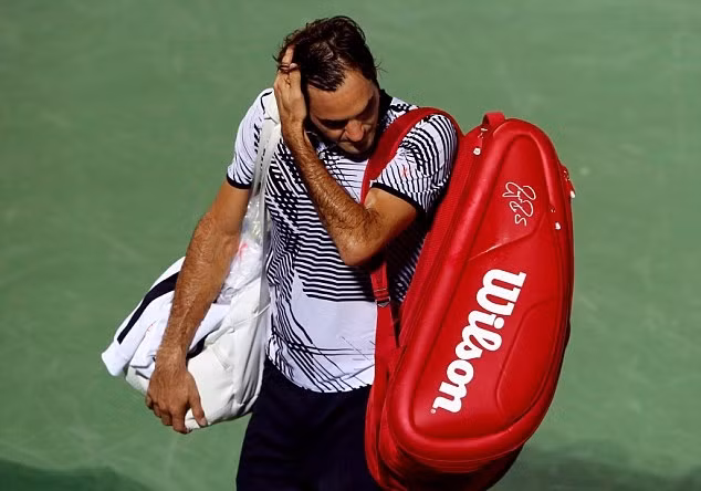 Roger Federer bị 'đá văng'khỏi Dubai bởi tay vợt hạng 116 thế giới ảnh 1