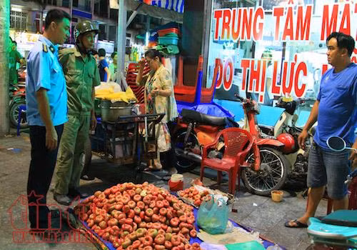 Lực lượng chức năng xuất hiện, vỉa hè đường Hậu Giang trở nên ngăn nắp ảnh 4