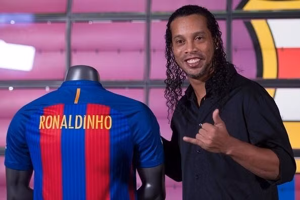 Barcelona và Manchester United công bố ngày giờ trận cầu kinh điển ảnh 2