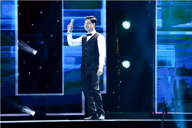  'Thần tượng Bolero' vừa ra mắt, Lệ Quyên đã 'ẵm' hai thí sinh hot ảnh 2