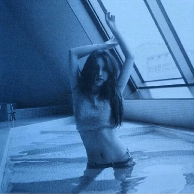 Ảnh hiếm sexy dưới nước của 'tình đầu quốc dân' Suzy ảnh 3