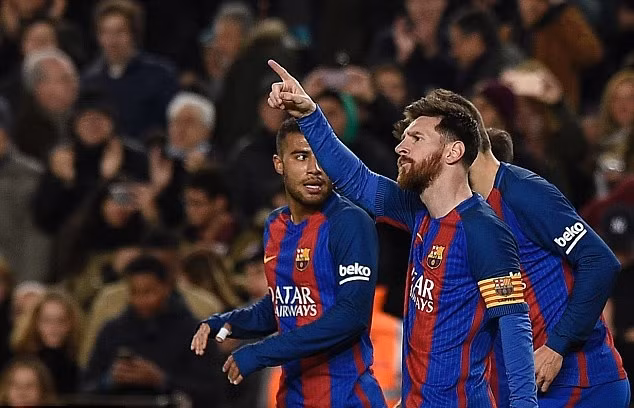 Lionel Messi công bố lời giải cho hành động gọi điện ăn mừng bàn thắng ảnh 2