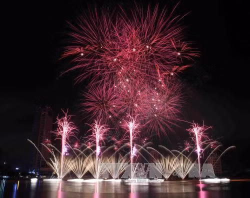 Đặc sắc Lễ hội pháo hoa quốc tế Đà Nẵng 2017 ảnh 1