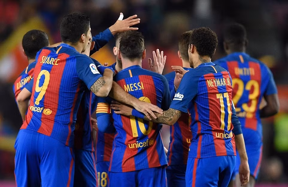Cristiano Ronaldo cứu Real, Barcelona lên đỉnh La Liga ảnh 3