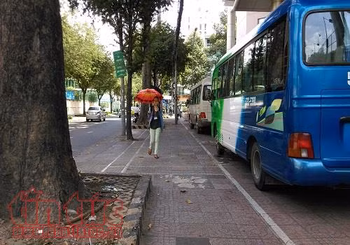 Vỉa hè nhiều tuyến phố TP Hồ Chí Minh đang dần thông thoáng ảnh 9