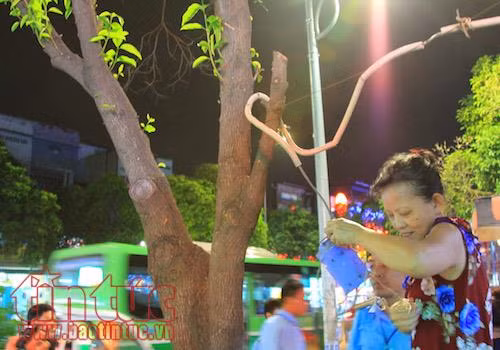 Lực lượng chức năng xuất hiện, vỉa hè đường Hậu Giang trở nên ngăn nắp ảnh 8