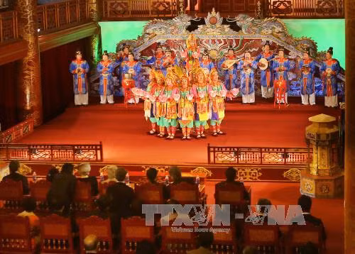 Nhà vua và Hoàng hậu Nhật Bản thăm Cố đô Huế ảnh 2