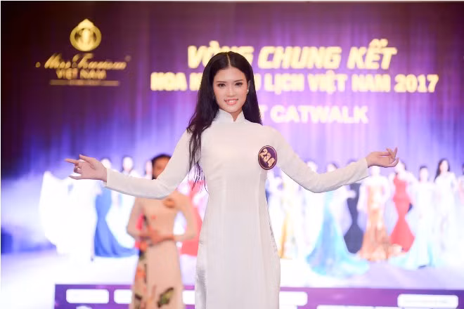 Võ Hoàng Yến, Ngọc Tình rạng rỡ chấm thi Hoa khôi Du lịch Việt Nam 2017 ảnh 13