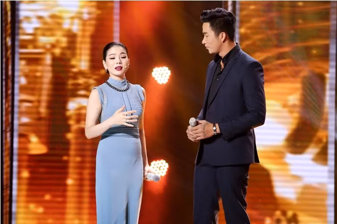 Thần tượng Bolero: Hát 'Tình lỡ', Á vương Mạnh Đồng đốn tim HLV Lệ Quyên ảnh 6