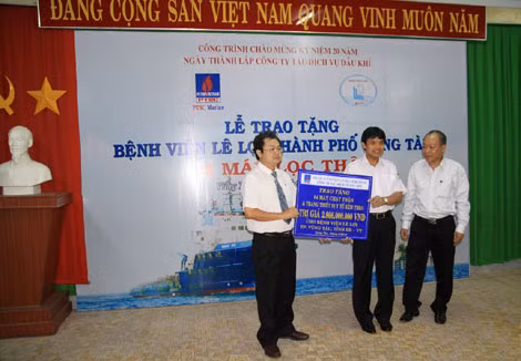 PTSC Marine trao tặng trang thiết bị y tế cho Bệnh viện Lê Lợi ảnh 1