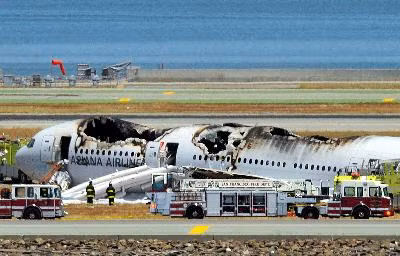 Nạn nhân tai nạn máy bay bị xe cứu hộ cán chết? ảnh 1