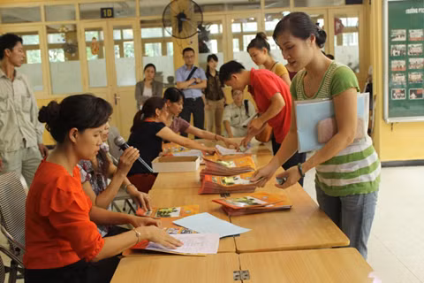 Không còn xô đẩy mua hồ sơ vào trường Thực Nghiệm ảnh 3