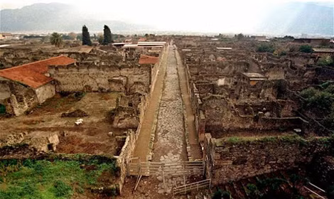 Italy chi hơn 105 triệu euro trùng tu thành cổ Pompeii ảnh 1