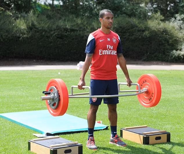 Arsenal rèn thể lực trước tour châu Á ảnh 4