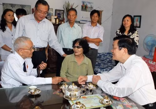 Chủ tịch nước Trương Tấn Sang thăm và làm việc tại Bình Thuận ảnh 4