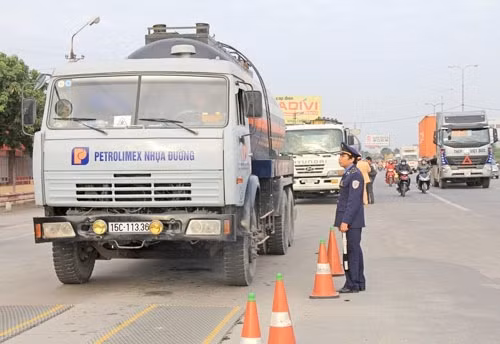 Phạt lũy tiến để ngăn xe quá tải ảnh 1