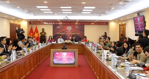 'Cống hiến' - 'bà đỡ' mát tay cho nghệ sĩ trẻ ảnh 1